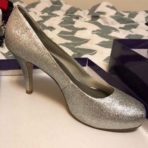 Madden girl size 9 silver glitter heel